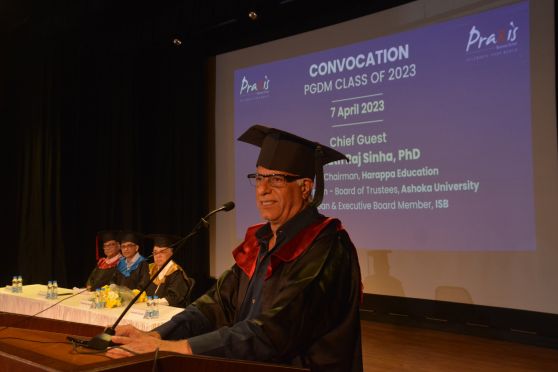 Mr Kamlesh Sajnani, Chairperson of the Board of Governors, Praxis Business School declared the convocation ceremony open and followed it up with an inspirational speech.