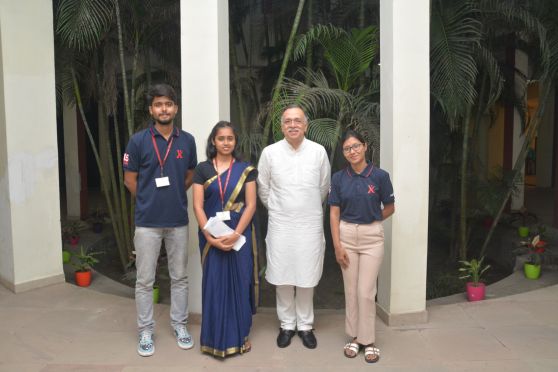 Dr Pramath Raj Sinha with the students of Praxis Business School