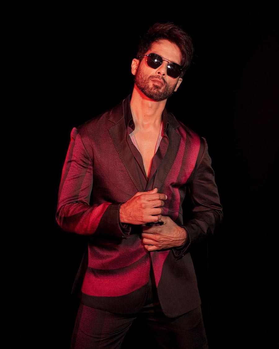 Shahid Kapoor opted for a shimmery suit with a stylish pair of sunglasses. The 42-year-old actor has Bloody Daddy coming up as a part of Jio Studios’ upcoming launches. 