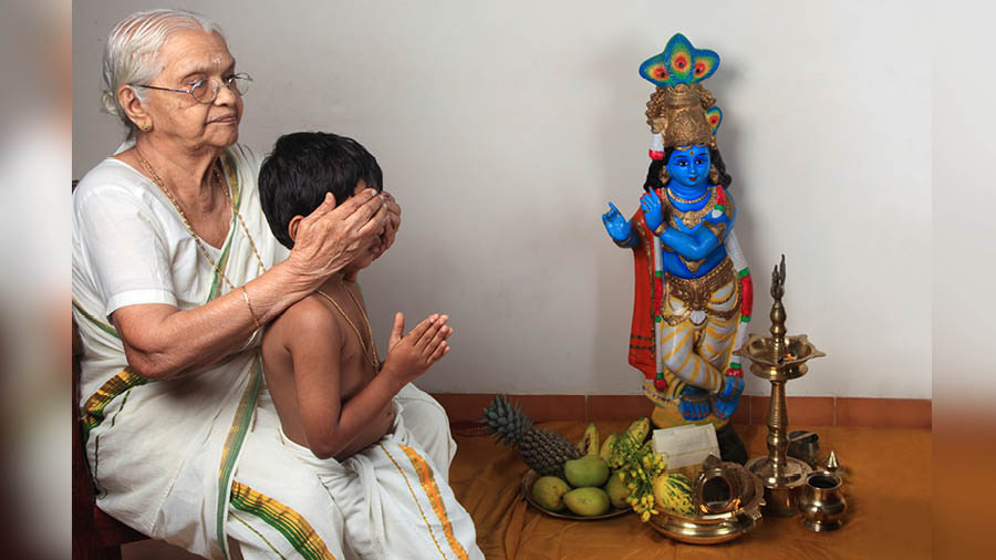 A family follows the ritual of Vishukkani 