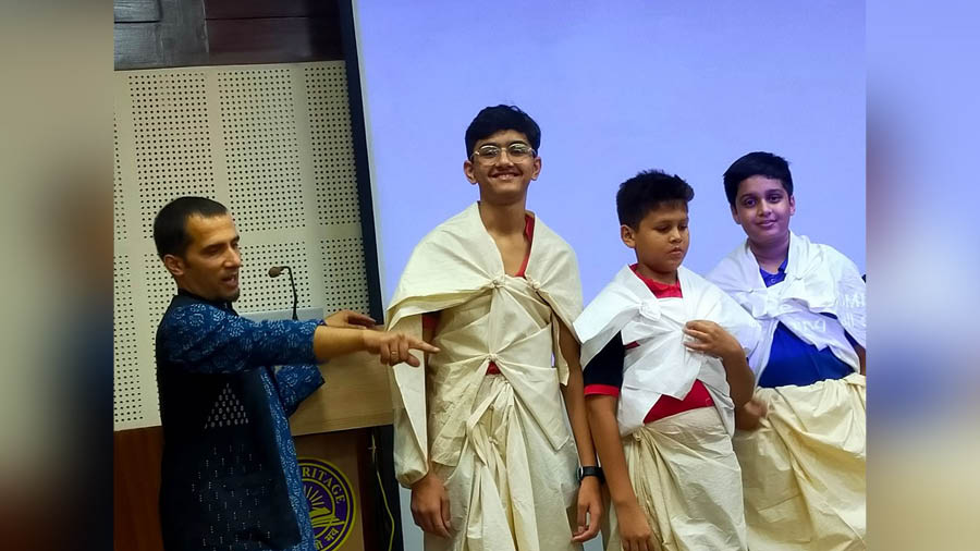 TEDX speaker, education designer and former host of Walt Disney’s Art Attack, Gaurav Juyal, conducted workshops at Modern High School International and The Heritage School, Kolkata