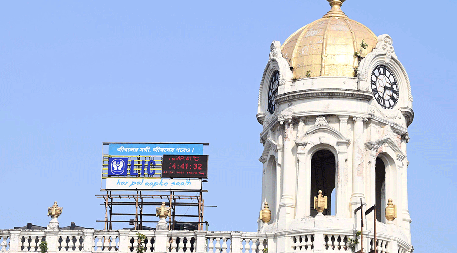 Celsius tops 40, snapshots of Kolkata in the grip of heat wave