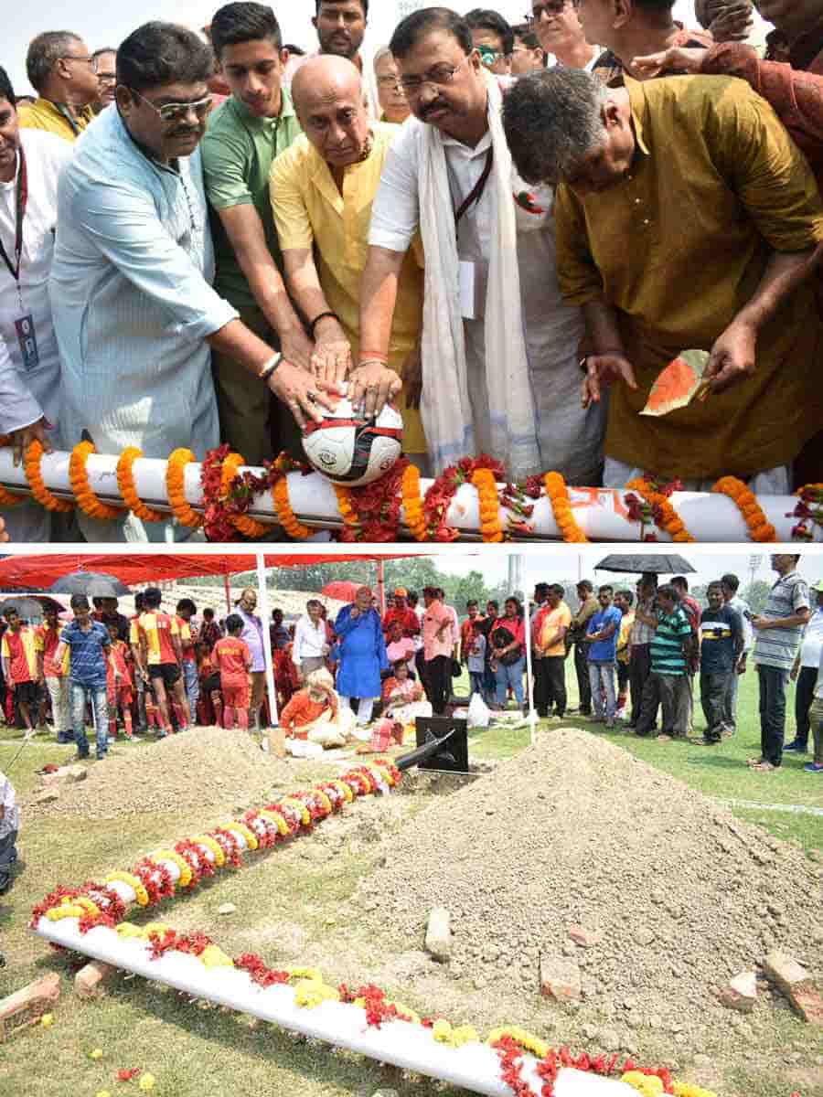 As part of annual ritual, Mohun Bagan and East Bengal goalposts were worshipped on Bengal New Year