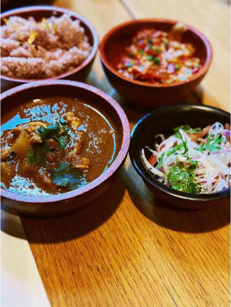 The actress enjoyed a bowl of the popular Bhutanese red rice paired with curries and a green salad. 