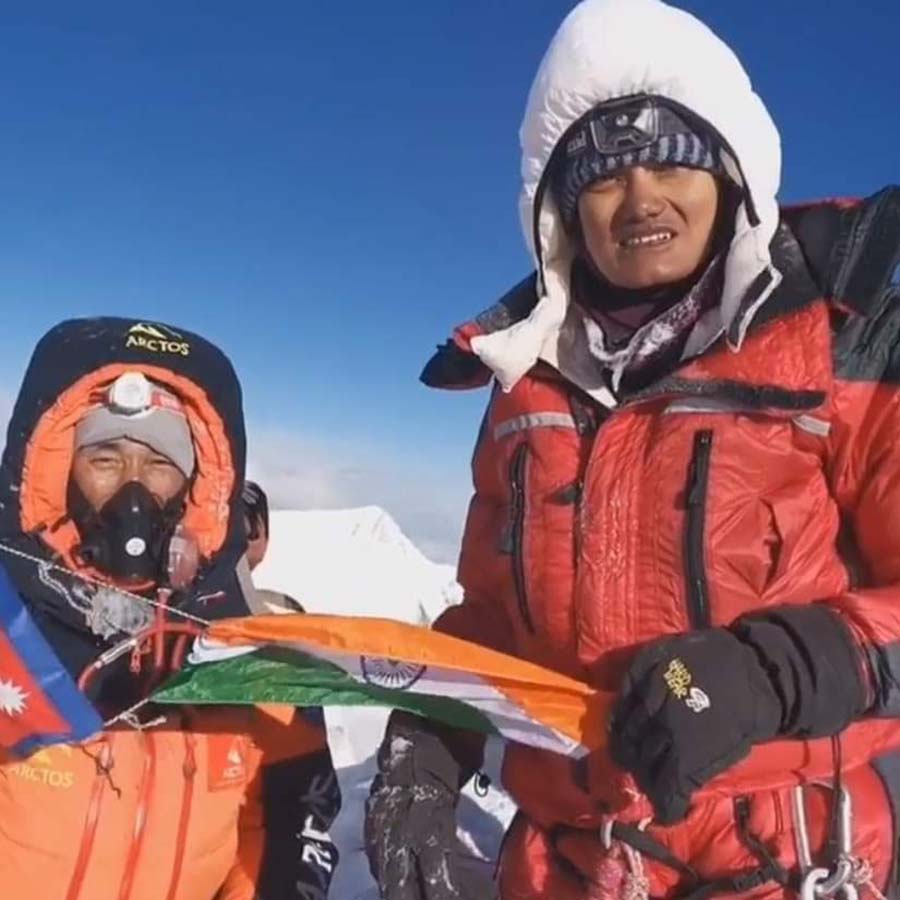 Mountaineer Piyali Basak successfully conquered Mount Annapurna on Monday morning. She will now attempt to scale Mount Makalu without oxygen cylinder  
