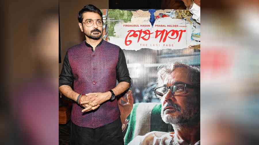 Prosenjit at the premiere of Shesh Pata at INOX, Quest mall. “In Shesh Pata, the script is so deeply intricate and intensely unpredictable that you get the scope for giving your best. As an ageing author who has suffered miserably in life, the character alternates radically between abject frustration and impotent rage to tender vulnerability and profound humanism. It was indeed an exhilarating challenge to steer such a nuanced character with multiple layers of hues and shades through believable expressions of complexity, emotion and sensitivity,” says Prosenjit.