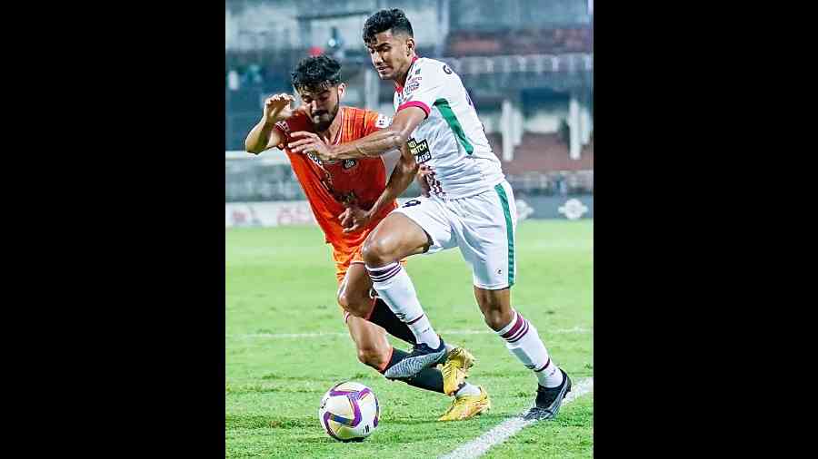 ISL  East Bengal feel home pain and fan pangs as ISL opener against  Jamshedpur FC ends in tie - Telegraph India