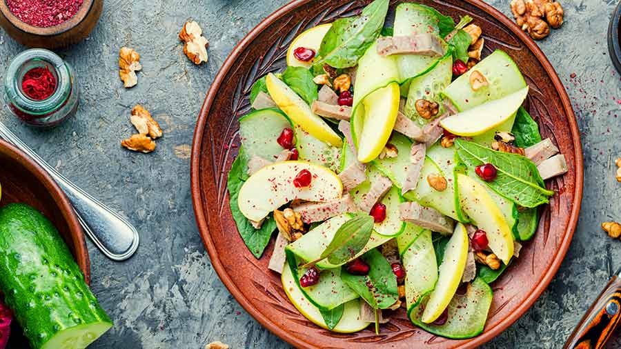 Cucumber, green apple and mint salad