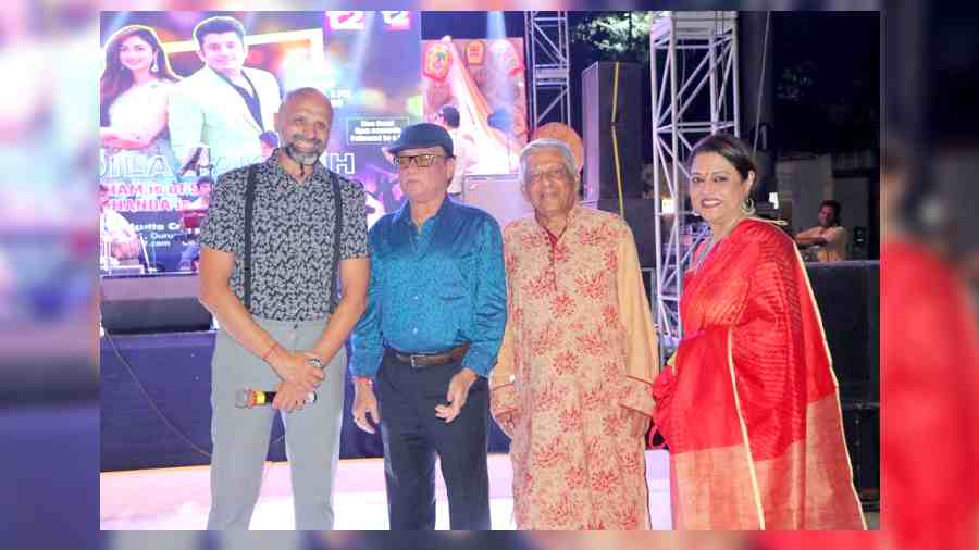 The prize for the Best Dressed Couple went to Captain Arnab Sen and his wife (right). It was handed over by Babul Das, president of the club and Ketan Patel (extreme left), GC, member entertainment
