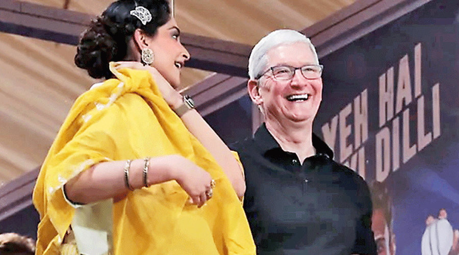 Apple CEO Tim Cook (right) spotted at the Kotla on Thursday with actress Sonam Kapoor Ahuja (left).