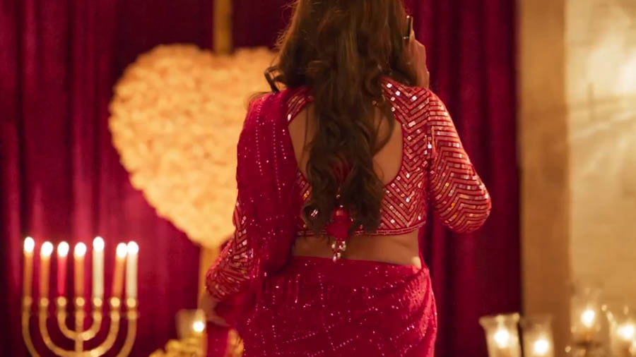 Dream Girl Salman Khan Flirts With Ayushmann Khurranas Pooja In The New Teaser Of Dream Girl