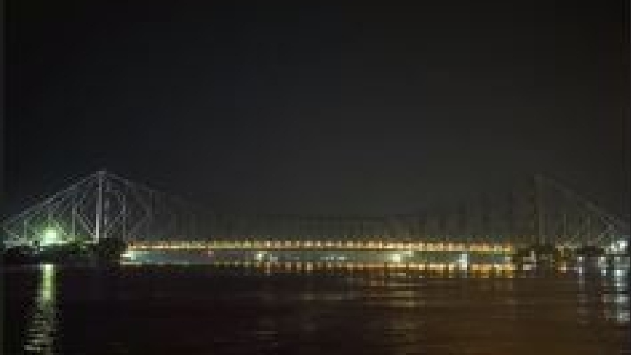 Howrah bridge with the decorative lights turned off between 5pm and 5.10pm on Saturday