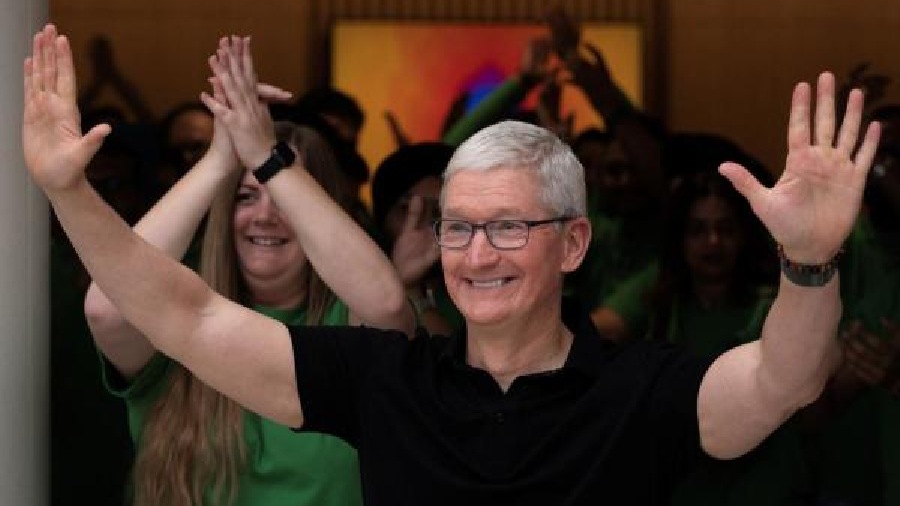 Tim Cook at the opening of his company's store in New Delhi