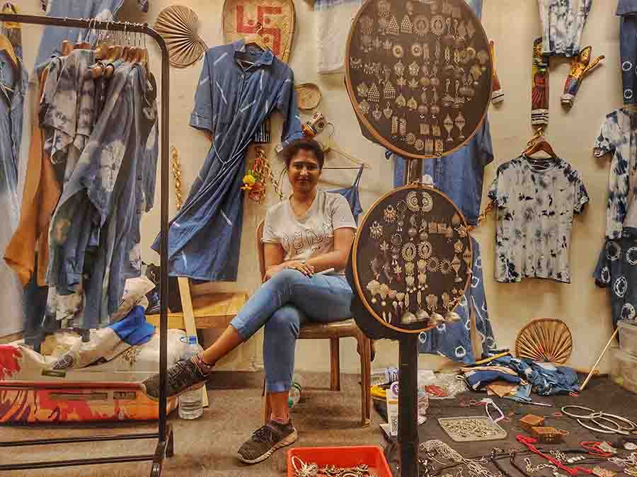 ‘Bangaliyana’ fair at Baguiati, on till April 23, has various handmade items on sale  