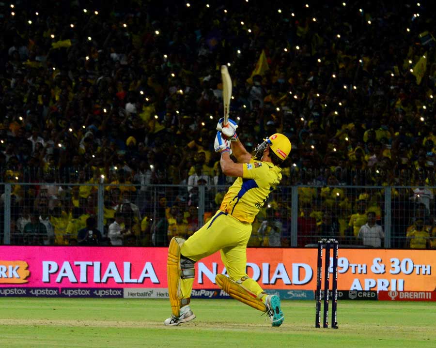 The stands light up at the Eden Gardens as MS Dhoni hits one. Coming down to bat with only a couple of deliveries to go, he remained not out at 2 off 3 balls but fans missed a chance to see their hero set the field ablaze. Even Dhoni acknowledged 'so many yellows' and thanked Eden for the support and 'farewell gesture' in his post-match speech as the winning captain