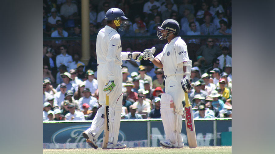 Tendulkar and Harbhajan Singh met a deluge of people when visiting the Lake Kalibari in Kolkata