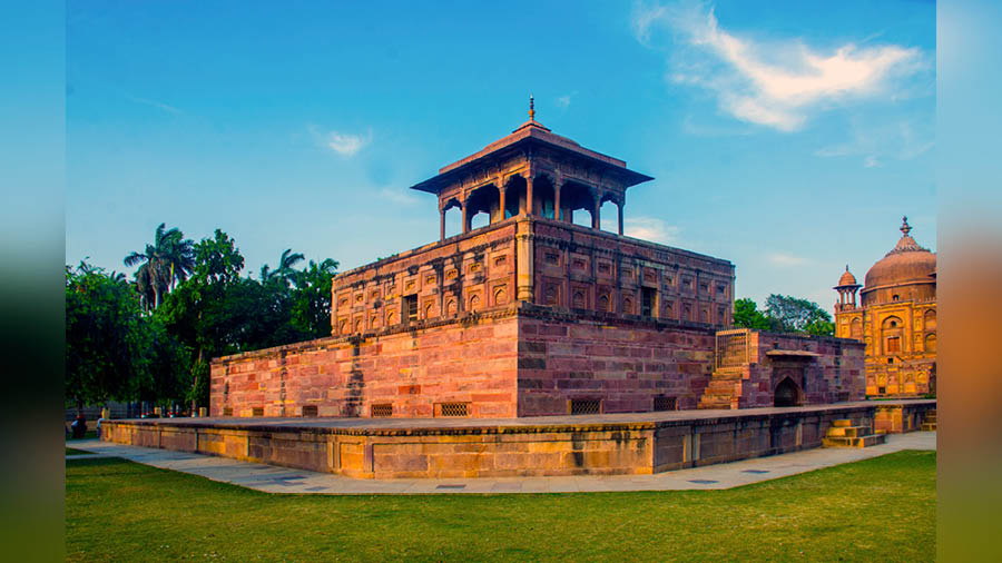 Shah Begum’s Tomb