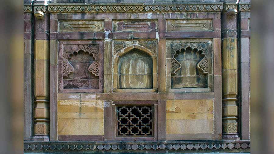 Elaborate ornamentation on the walls of Nisar Begum's Tomb