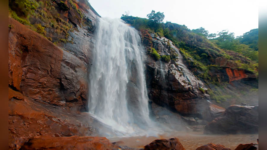 Agaya Gangai Waterfalls in central Tamil Nadu
