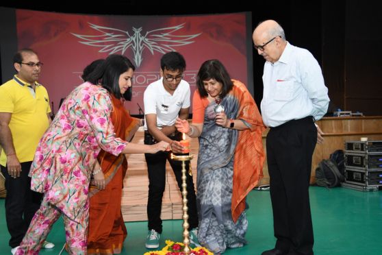 The fest was inaugurated by the icon of journalism, Ms Manogya Loiwal, who shared her ‘P’ formula for success with the students