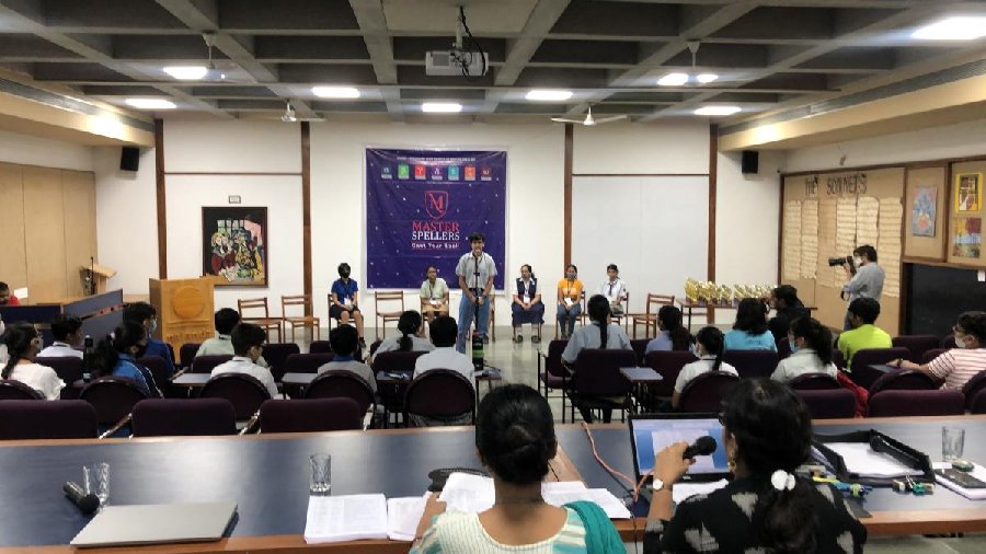 The finals of the competition are held among the top 10 finalists in each group. The winner in each group is declared the Master Speller of the Year. Master Spellers then appear for a final spelling round and exhibit their prowess of spelling and vocabulary to reach their winning word.