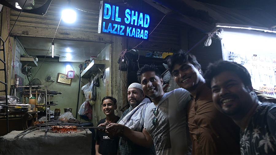 In pics: Michelin-star restaurateur Roni Mazumdar samples iftar treats on Zakaria Street