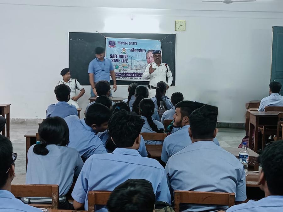 To promote road safety awareness, a 'Safe Drive, Save Life' programme was organised by the Bidhannagar Traffic Guard at Salt Lake School on Saturday