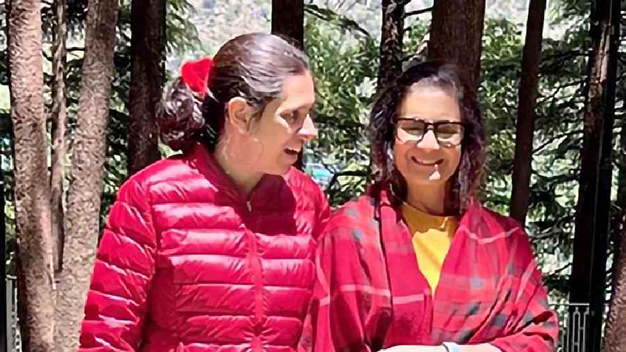 Psychotherapist Minu Budhia (right) with younger daughter Prachi