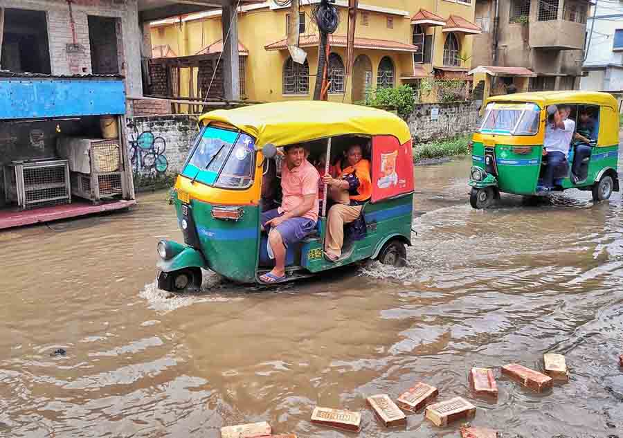 Parts of Behala witnessed water-logging due to frequent rains. In pictures, a pipeline repair is underway at Santosh Roy Road in Behala that has caused flooding of the streets. The work is expected to be completed in the next two months before Durga Puja 