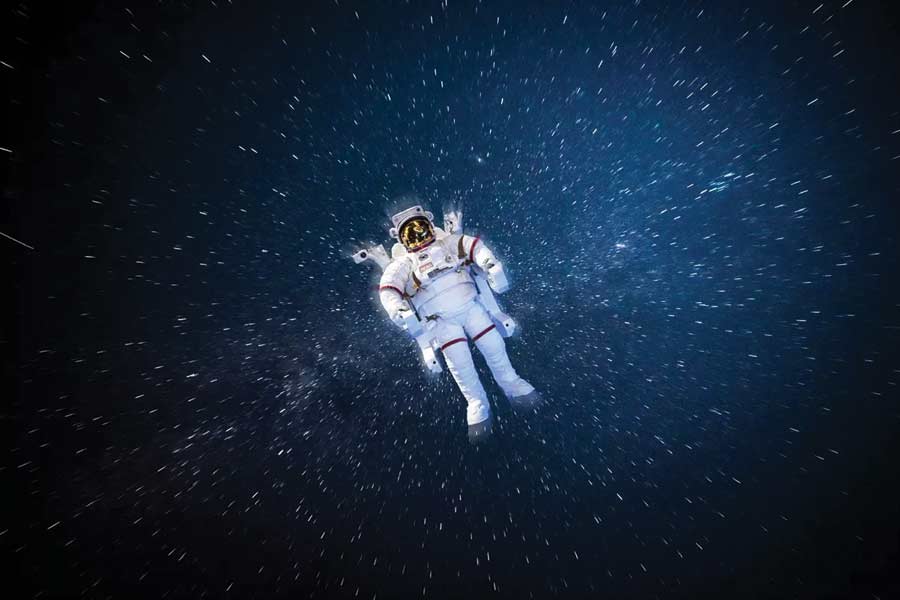 What Happens If An Astronaut Dies in Space? 