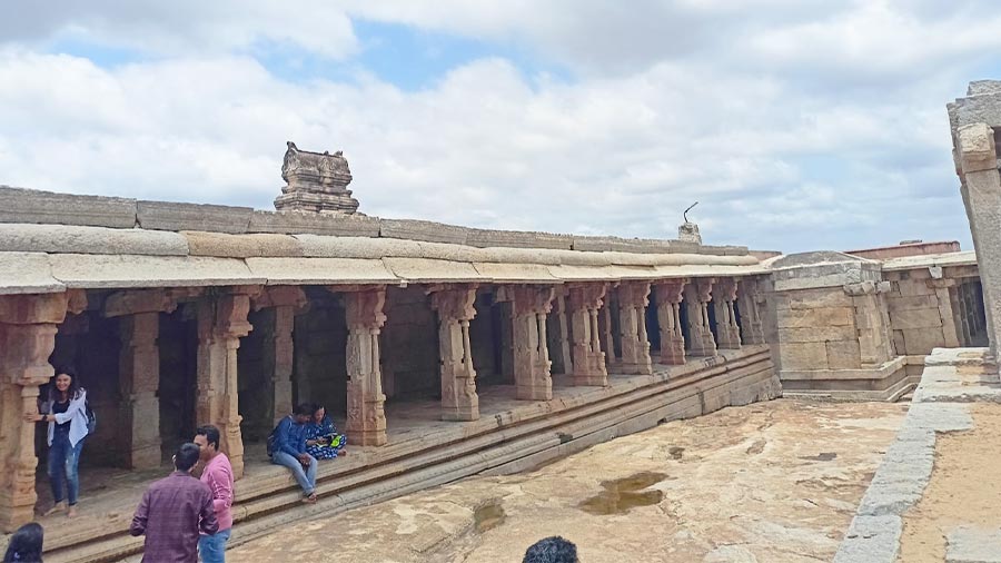 Lepakshi Temple In Andhra Pradesh | Lepakshi Temple In Andhra Pradesh ...