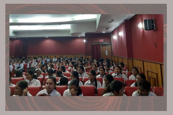 Glimpse of the full-house auditorium to attend the interesting experiments with Physics