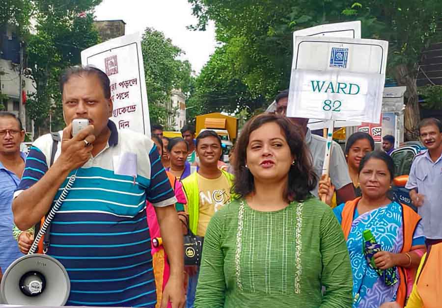 A vector control awareness rally was held by Kolkata Municipal Corporation (KMC) workers at ward number 82 on Friday  