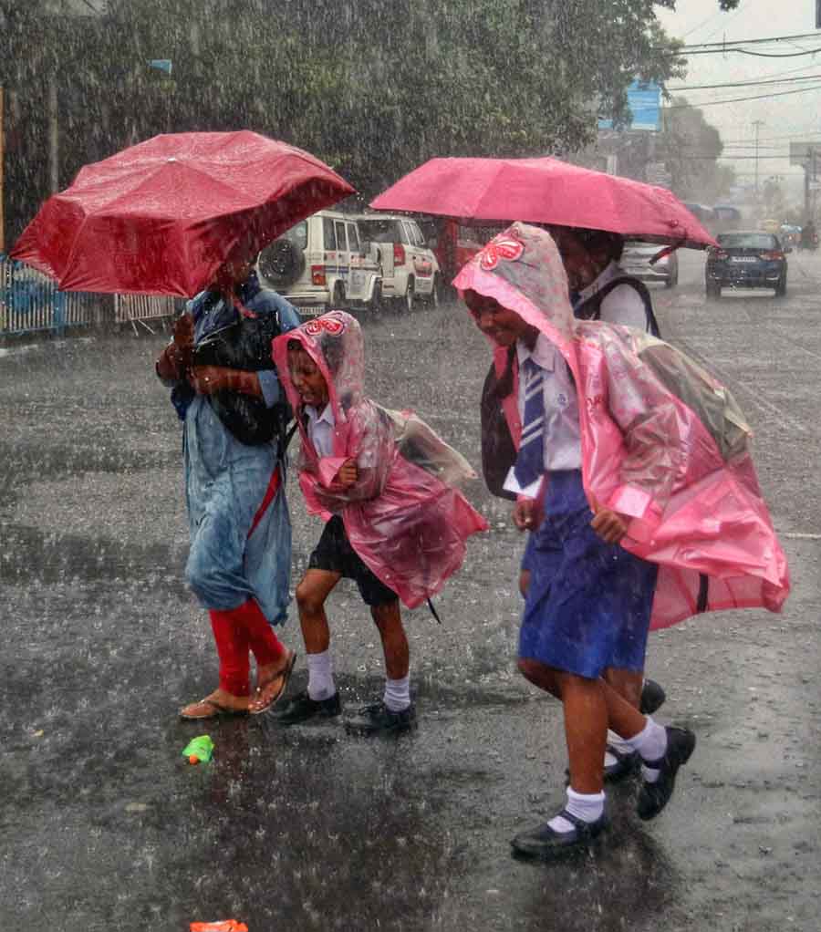 A cloudy Monday was marked by several spells of rain. According to IMD, till evening the recorded rainfall was around 5.2 mm