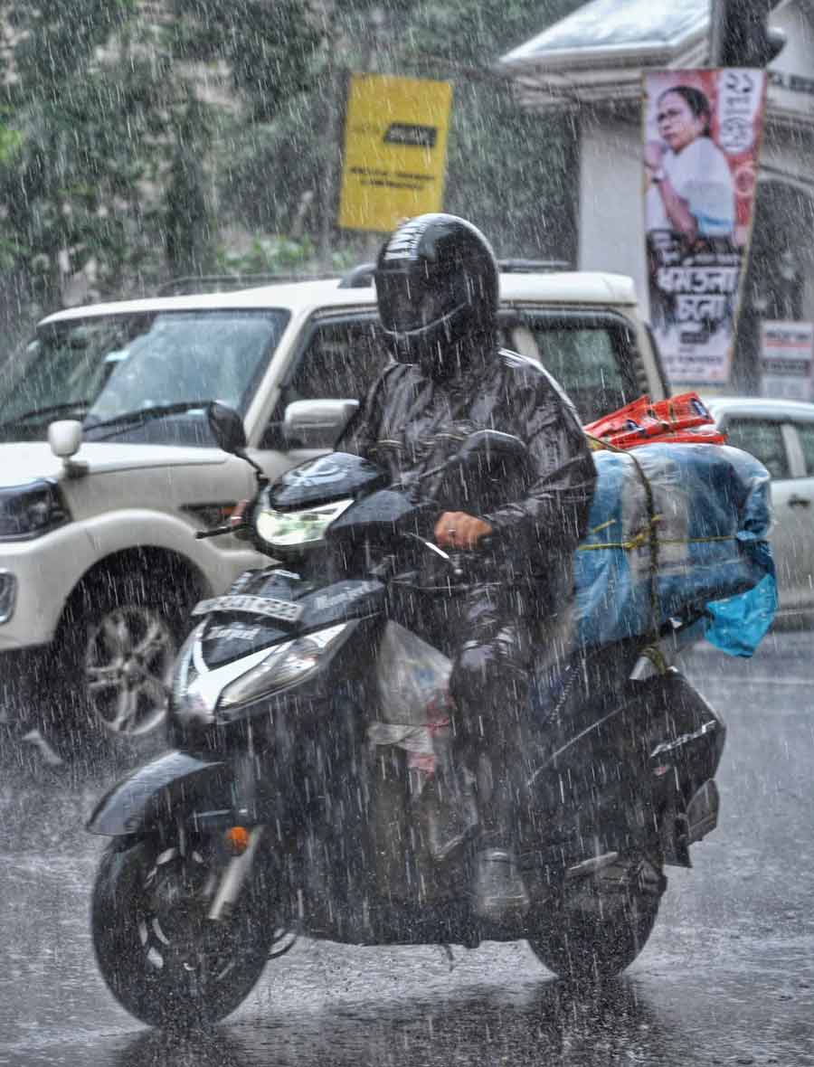 Kolkata received frequent spells of rain on Wednesday noon 
