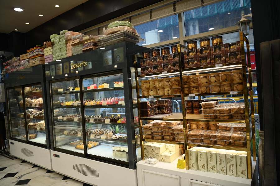 A glimpse of the extensive packaged snacks and savoury section. They also have a bakery section serving eggless cakes!