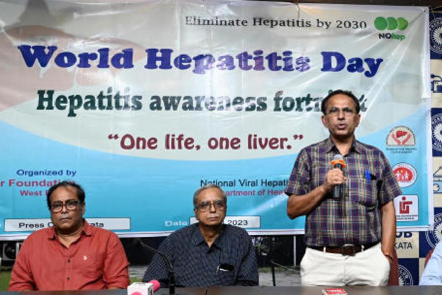 (From left) Pallab Bhattacharya, Debshankar Halder, Siddhartha Niyogy, Abhijit Chowdhury and Partha Sarathi Mukherjee at the hepatitis awareness programme at Calcutta Press Club on Thursday