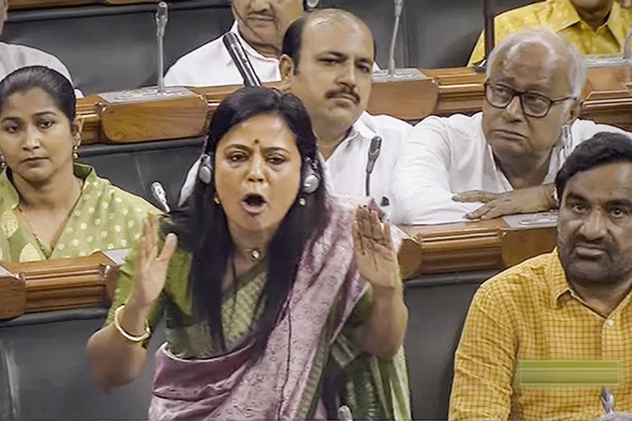 Mahua Moitra  'No comment': Trinamul Congress unwilling to throw its  weight behind Mahua Moitra - Telegraph India