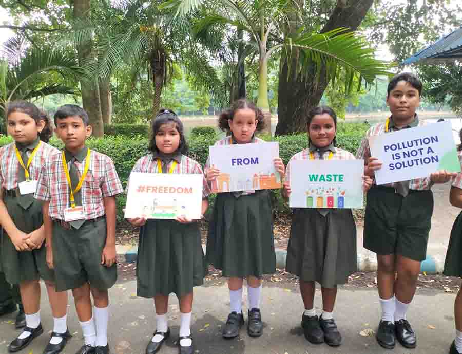 Various school students carried banners highlighting the importance of proper e-waste disposal during the #FreedomFromWasteWalk organised by Hulladek Recycling   