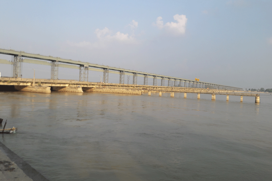 Kosi barrage | Bihar government sounds alert after Kosi barrage ...