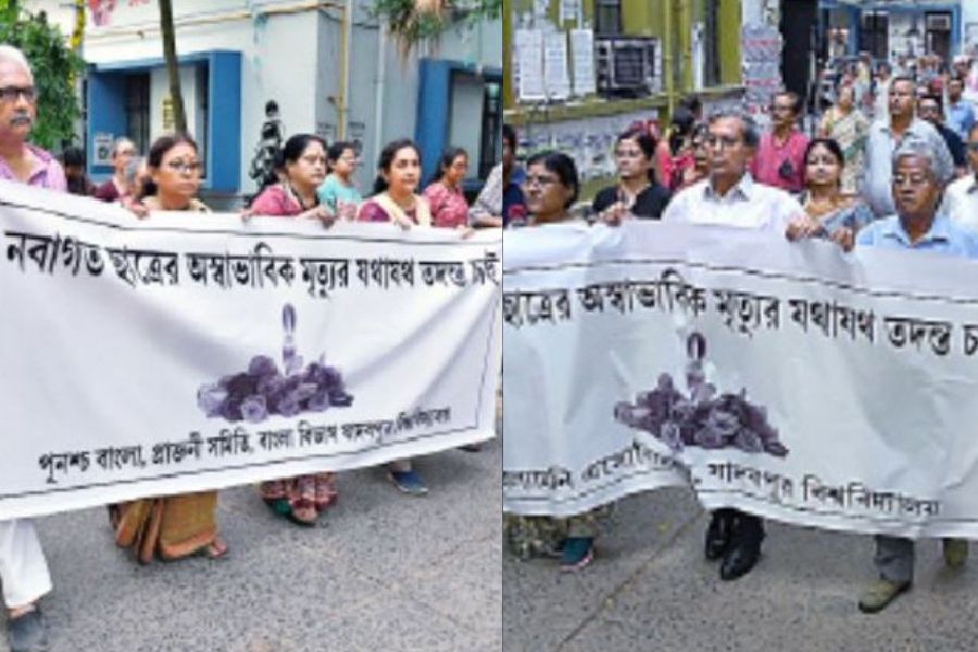 JU’s alumni association take out rallies on Monday morning demanding a probe into the first-year student’s death.