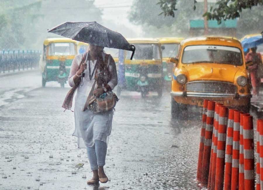 Rain lashed south Kolkata on Wednesday afternoon. IMD recorded 4.2mm in the evening   