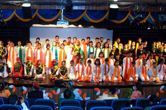 To honour India’s 77th year of independence, Birla High School- Mukundapur organised a cultural programme. The dress code for the day was set to Indian ethnic wear, celebrating the rich cultural diversity of India and a tricolour badge was handed over to every student