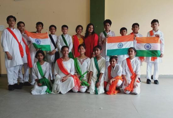 Shemford Futuristic School has celebrated 77th Independence day with great enthusiasm. The Principal was the Chief Guest of the Programme. She hoisted the national flag on the school building