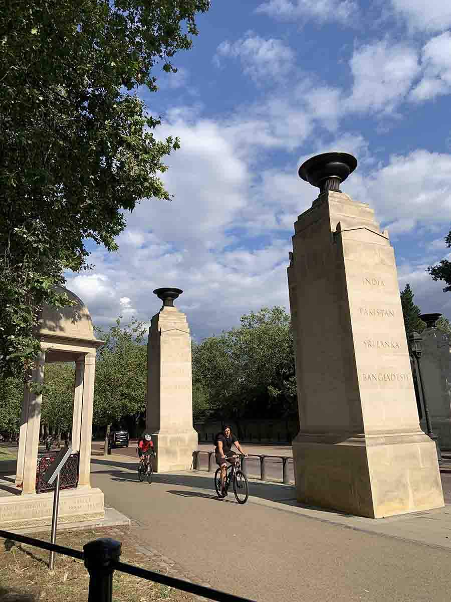 The Commonwealth Memorial Gates is a memorial for the five million volunteers from the Indian sub-continent, Africa and the Caribbean who fought with Britain in the two World Wars. A total of 2.3 lakh of these “volunteers” were Gurkhas, if I remember the information board correctly