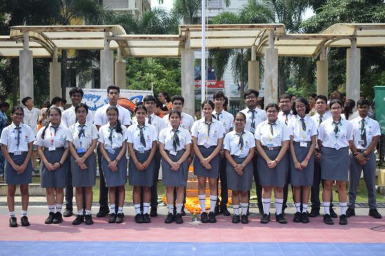 This year the celebration began with the hoisting of the flag by the Vice Principal Mrs Rina Maitra, the Head Boy Aahan Chaturvedi and the Head Girl Shreya Gandhe.