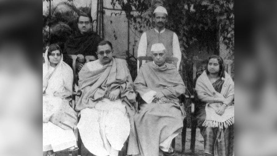Jawaharlal Nehru with Raja Debendra Lal Khan and family