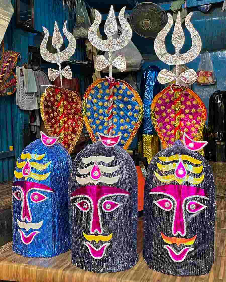Shivlings made of thermocol on sale at Jagannath Ghat flower market, to be used for Shiva’s ‘avishek’