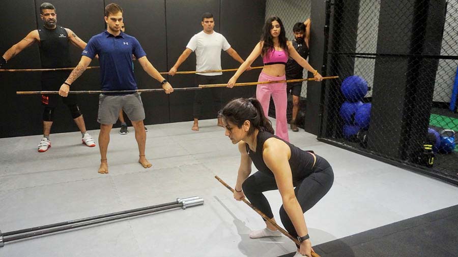 Kolkata fitness enthusiasts get a workshop on the basics of Olympic lifting