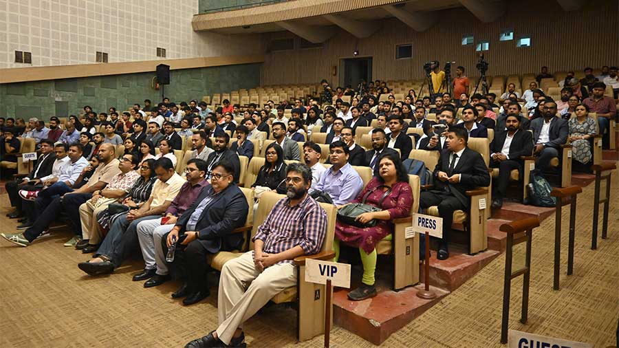 The attendees listen to the entrepreneurs rapt in attention